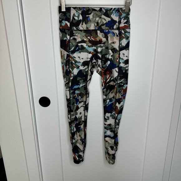 Free People FP Movement Guinevere Camo Print Ankle Crop Leggings Size XS - Picture 2 of 9